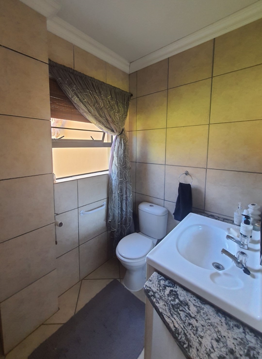 5 Bedroom Property for Sale in Rietfontein A H North West